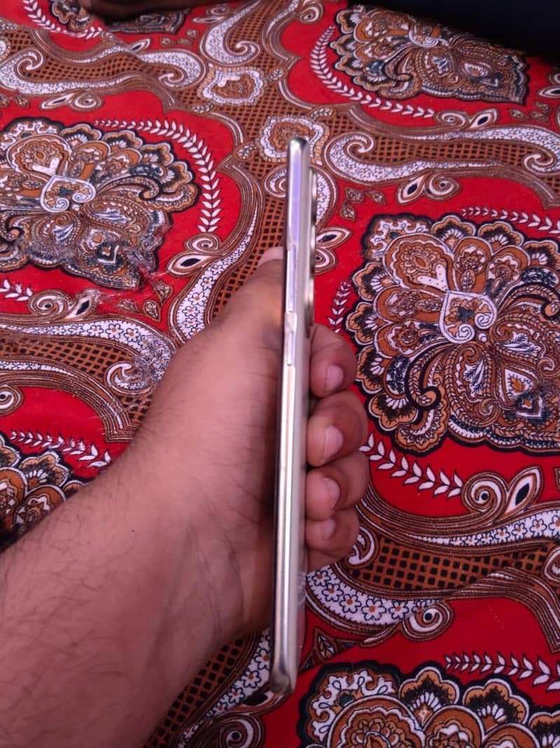Tecno CAMON 40 Pro 6