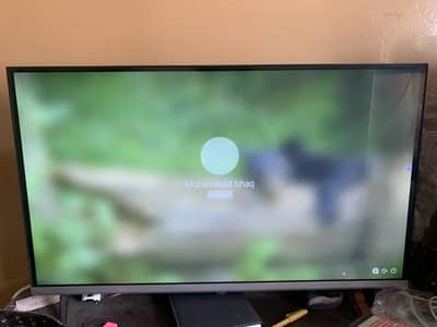 Border less Full New just 2 month used have HDMI cable