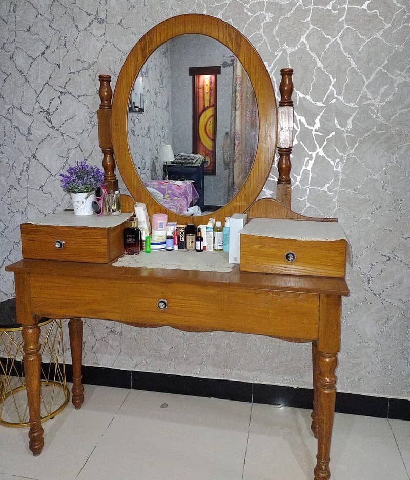 Dressing table 1