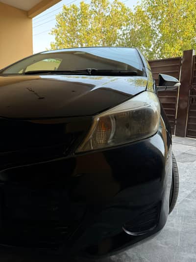 Toyota Vitz 2011 total geniune urgent sale