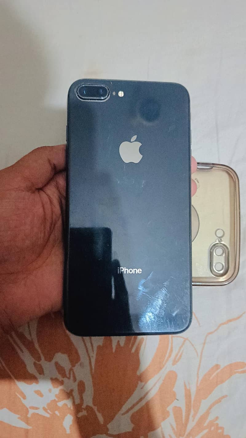 Apple iPhone 8 Plus 1