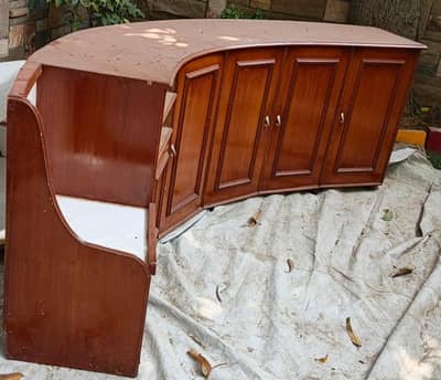 Curved Table