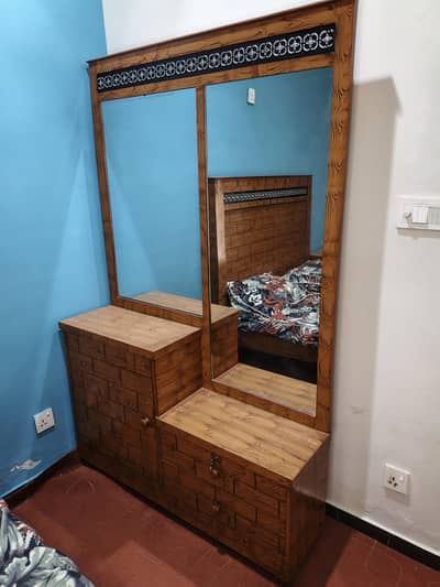 Bed. Mattress 2 side table + dressing table brand new.