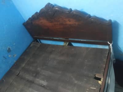 Queen size bed in orignal wood