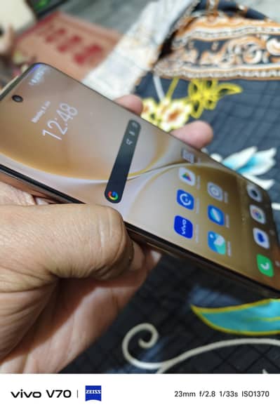 Vivo V60