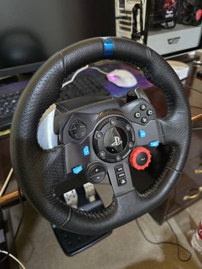 Logitech G29 Driving Force Racing Wheel + Pedals (PC/ PlayStation)