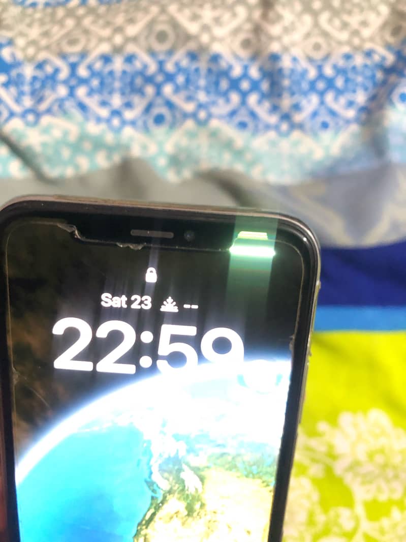 Apple iPhone X 4
