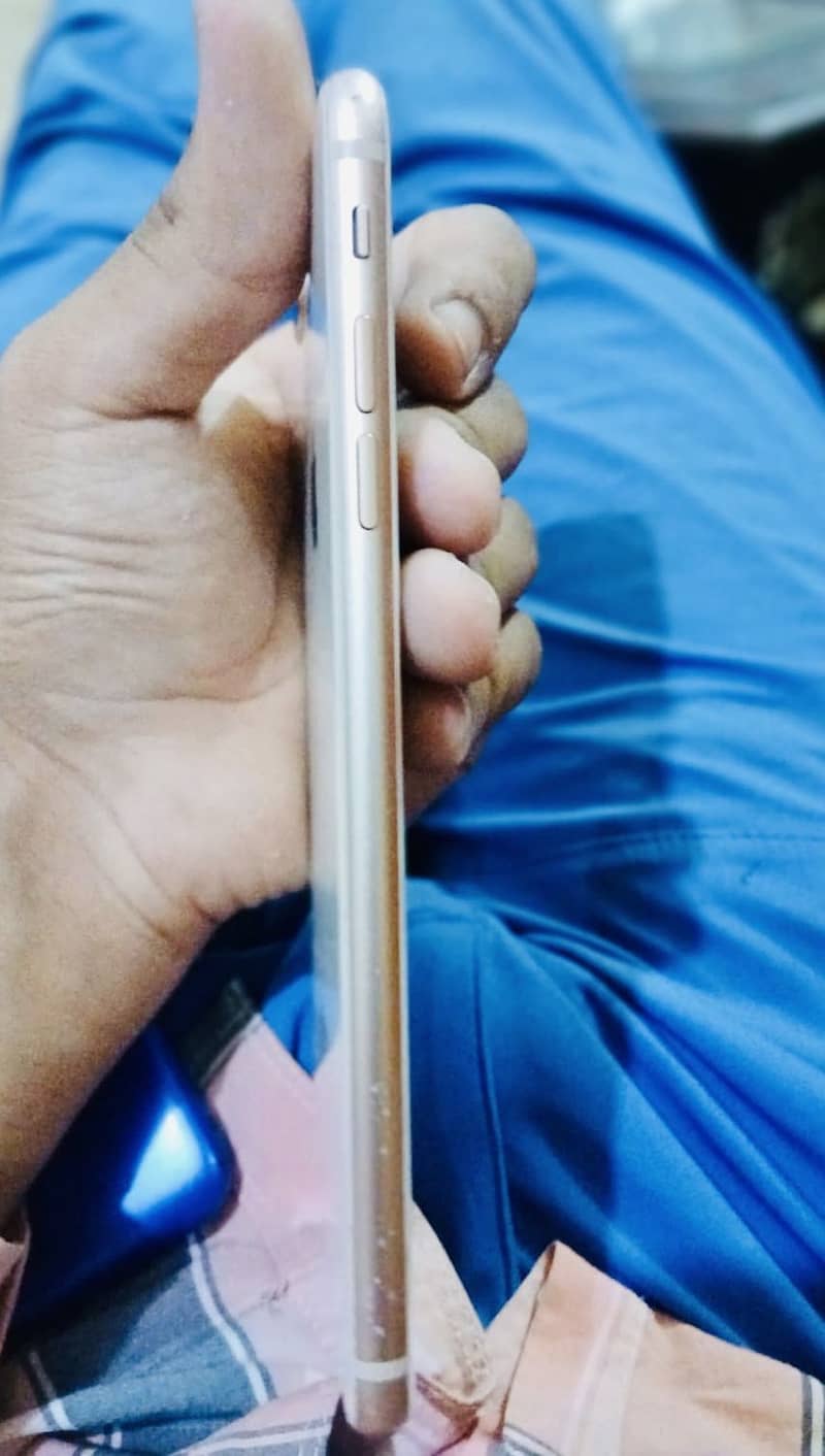 Apple iPhone 8 Plus 3