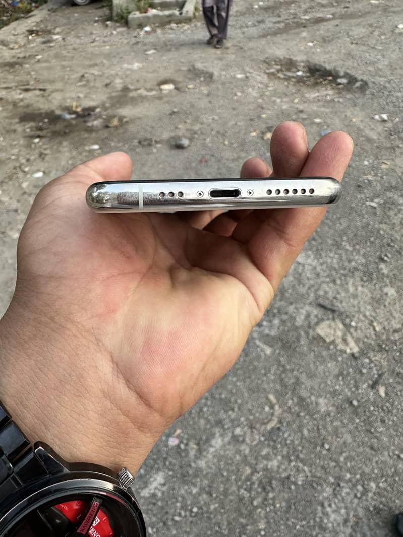 iPhone 11 Pro 1