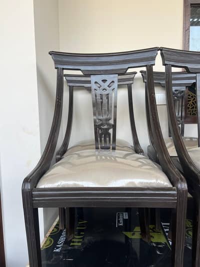Dinning table with chairs