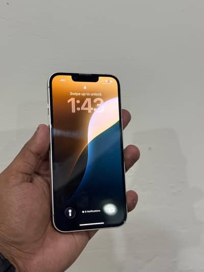 Apple iPhone 13