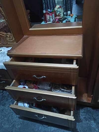 dressing table