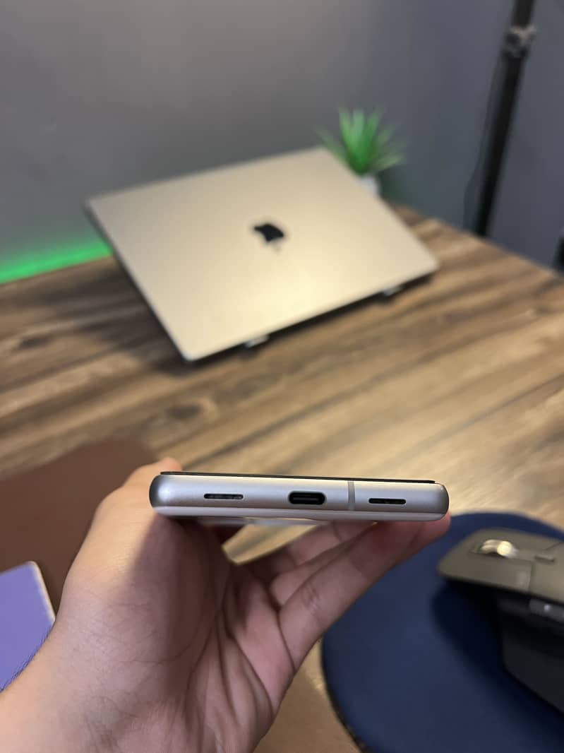 Google Pixel 7a 2
