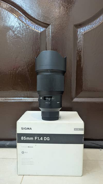 Sigma 85mm 1.4 Lens for sale