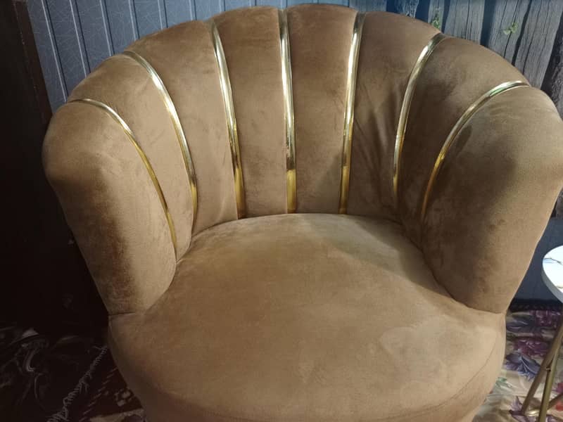 two chairs 0