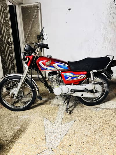 Honda CG125 . . 2010/2022 . . Totally genuine . . like a new bike