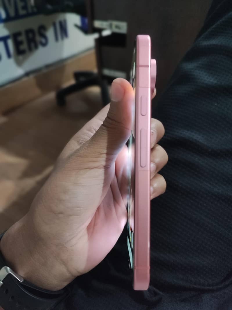 Google Pixel 9 4