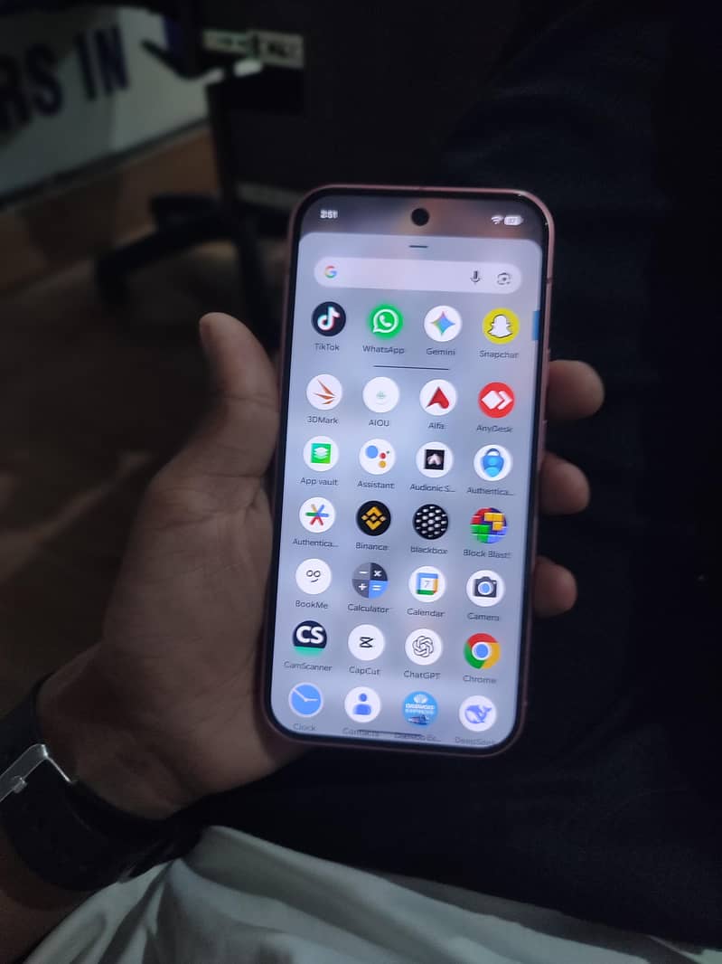 Google Pixel 9 5