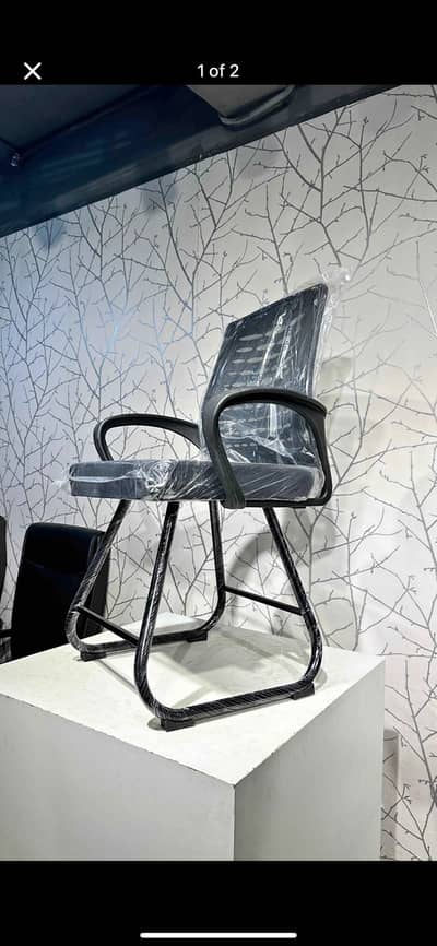 Office chair and table available on wholesale price 03421662063