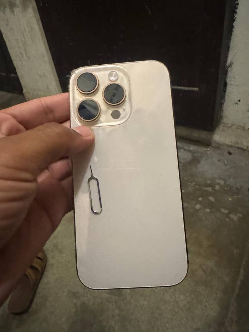 iphone 16 pro 4