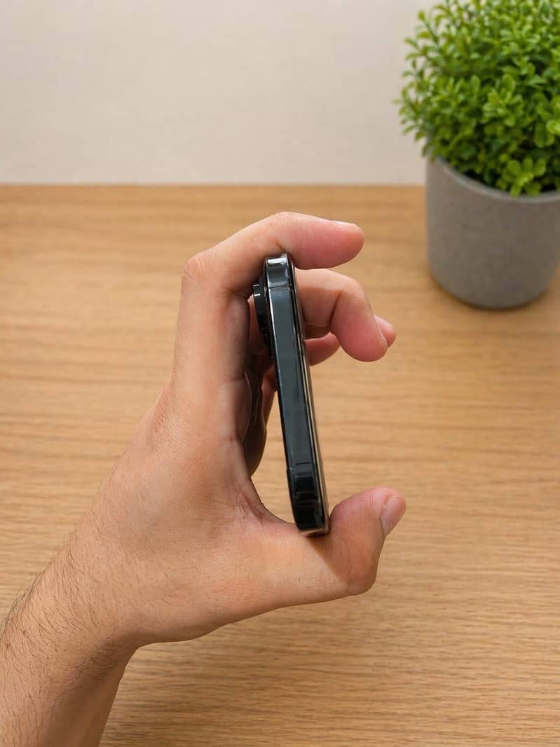 Apple iPhone 16 Plus 4