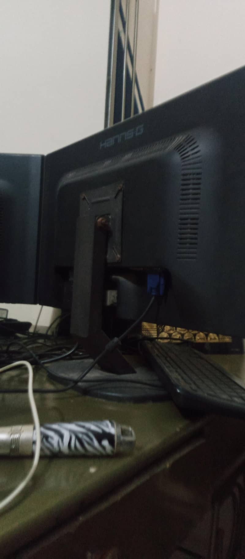 monitor 1