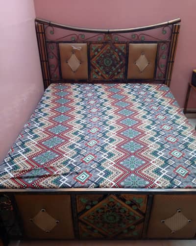 Queen Size Bed for Sale – Excellent Condition