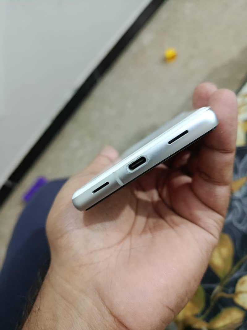 Google Pixel 7a 3