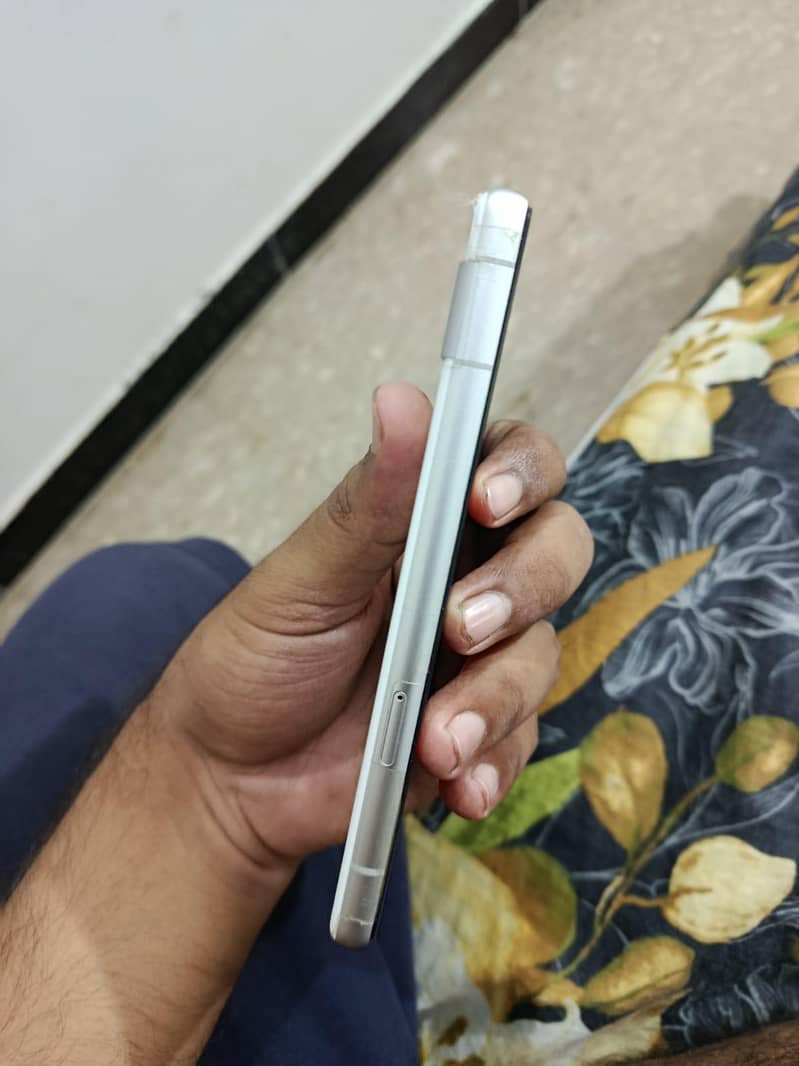 Google Pixel 7a 5