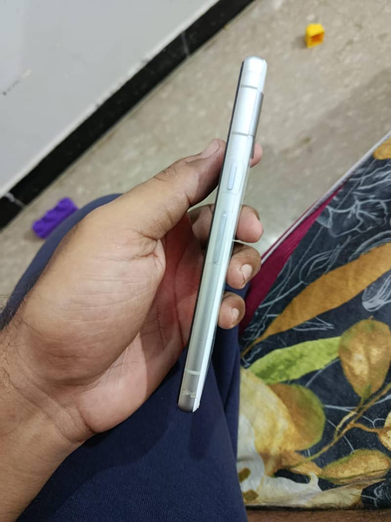 Google Pixel 7a 9