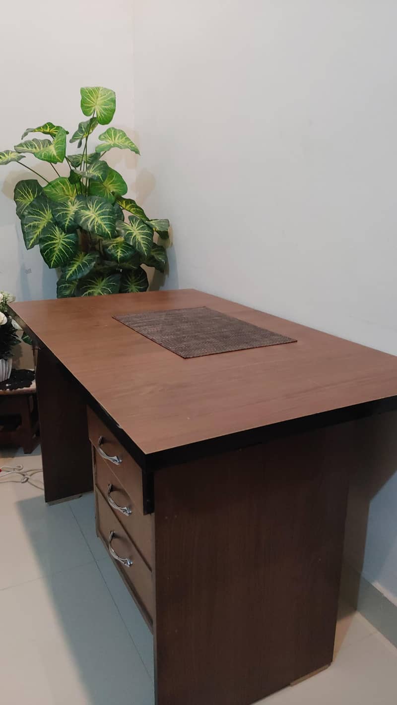 computer/study Table 1