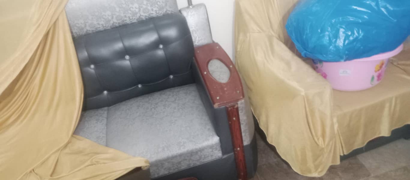 sofa set good condition 1