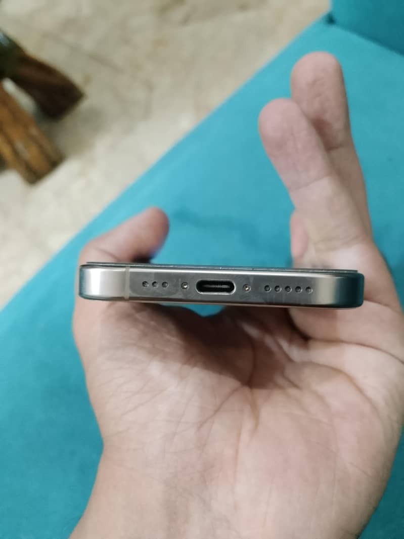 Apple iPhone 16 Pro 5