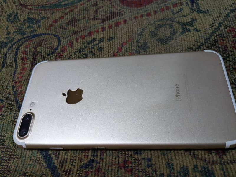 Apple iPhone 7 Plus 1