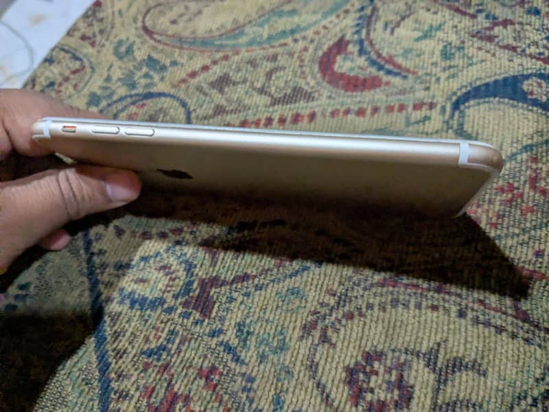 Apple iPhone 7 Plus 5