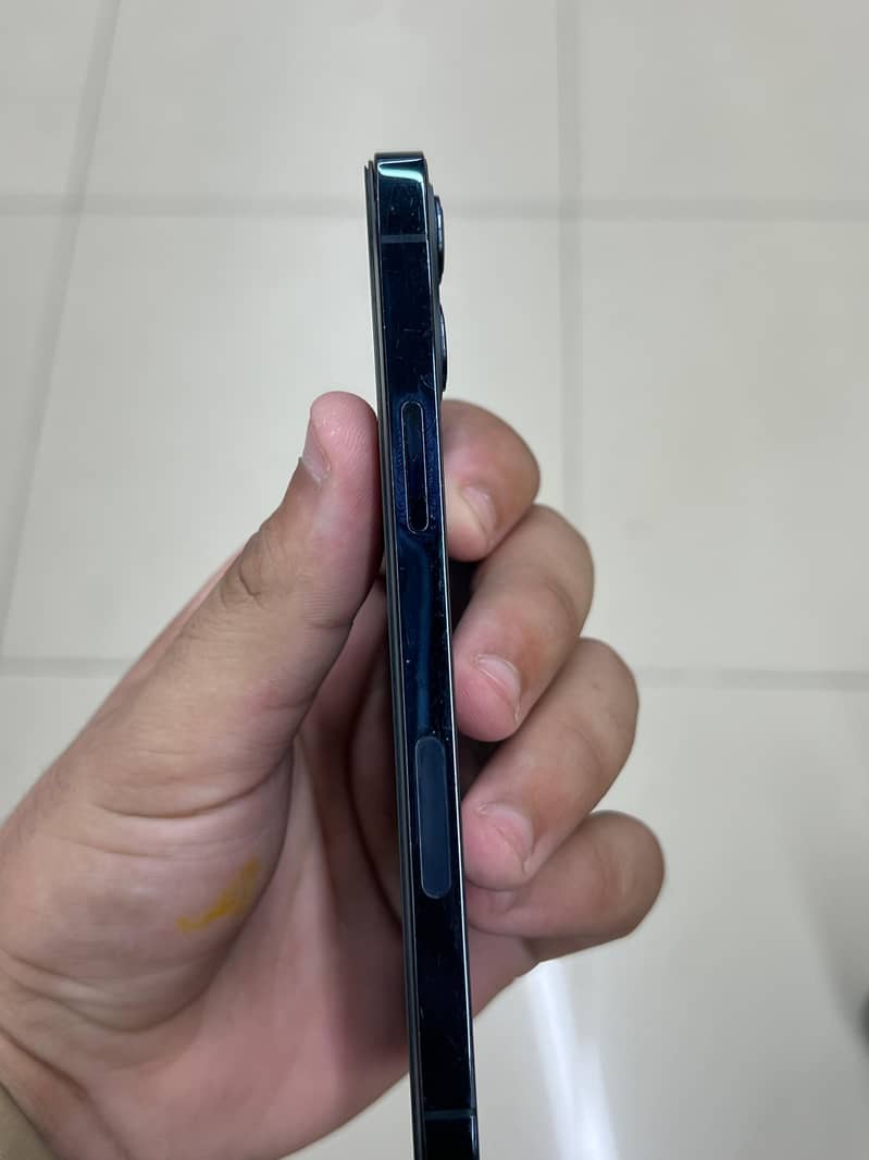 Apple iPhone 12 Pro 4