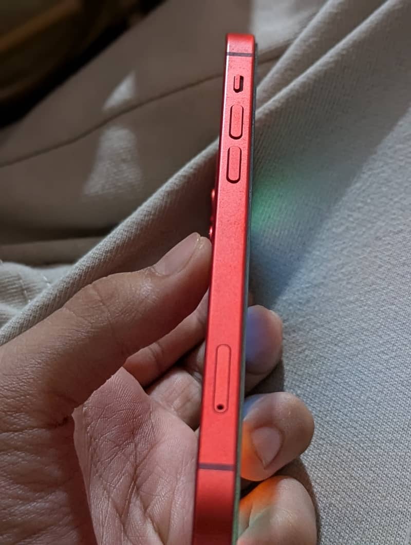 Apple iPhone 12 4