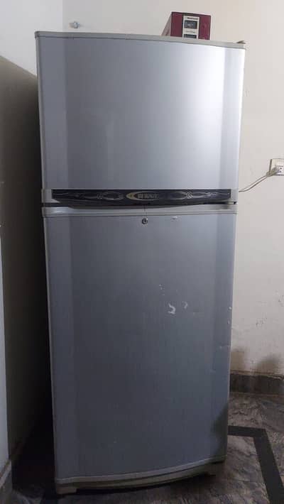 Medium waves refrigerator