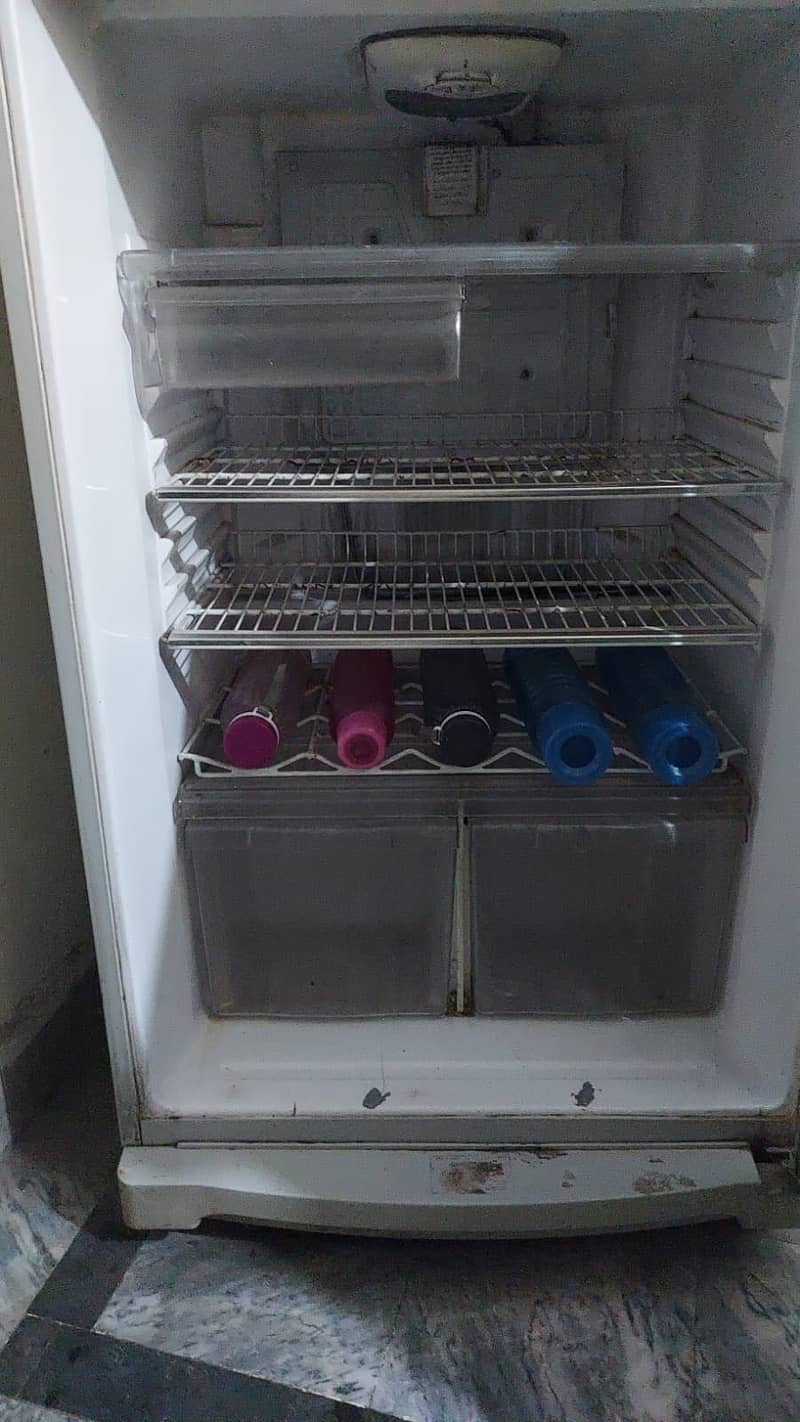 Medium waves refrigerator 2