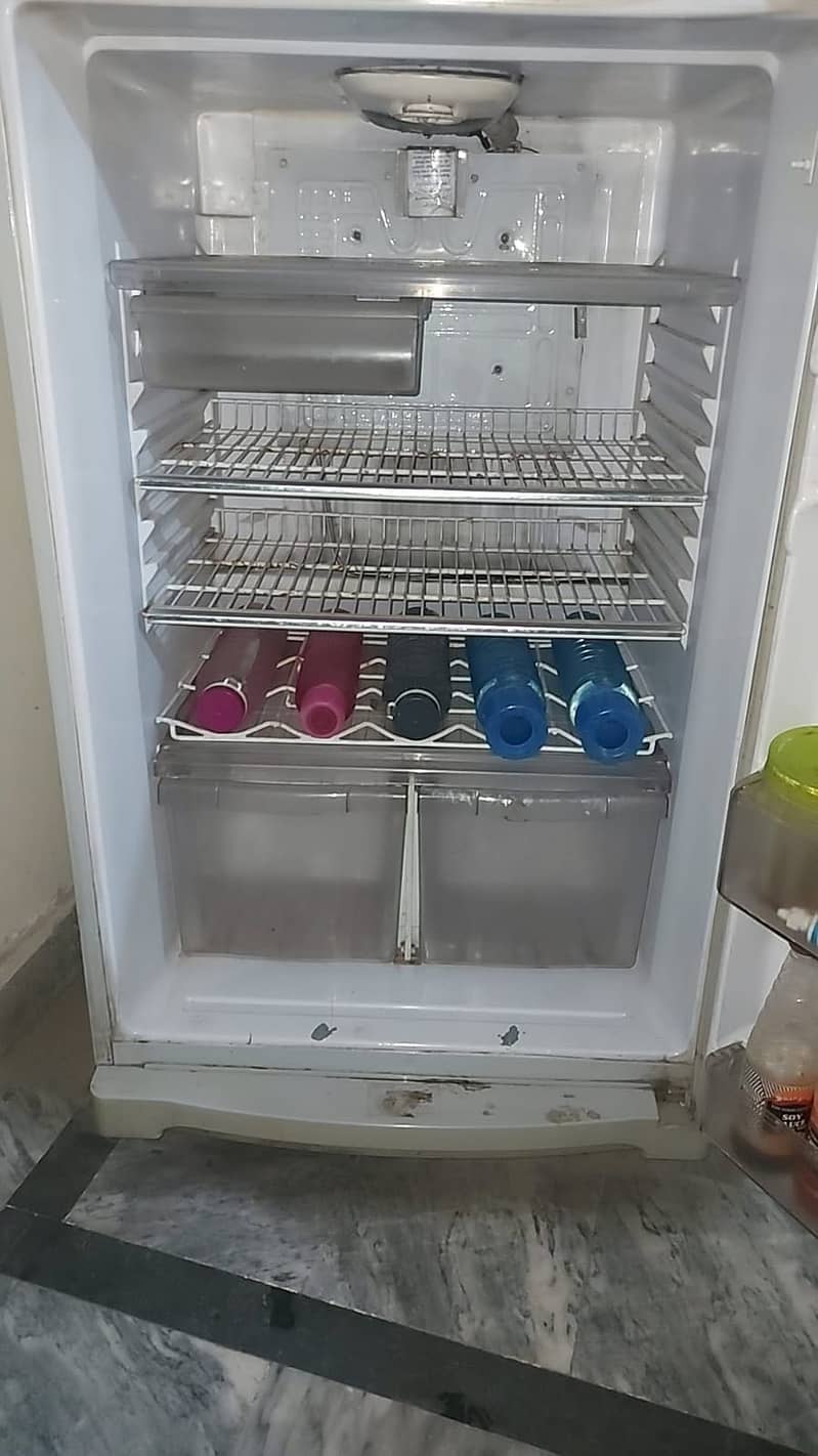 Medium waves refrigerator 4