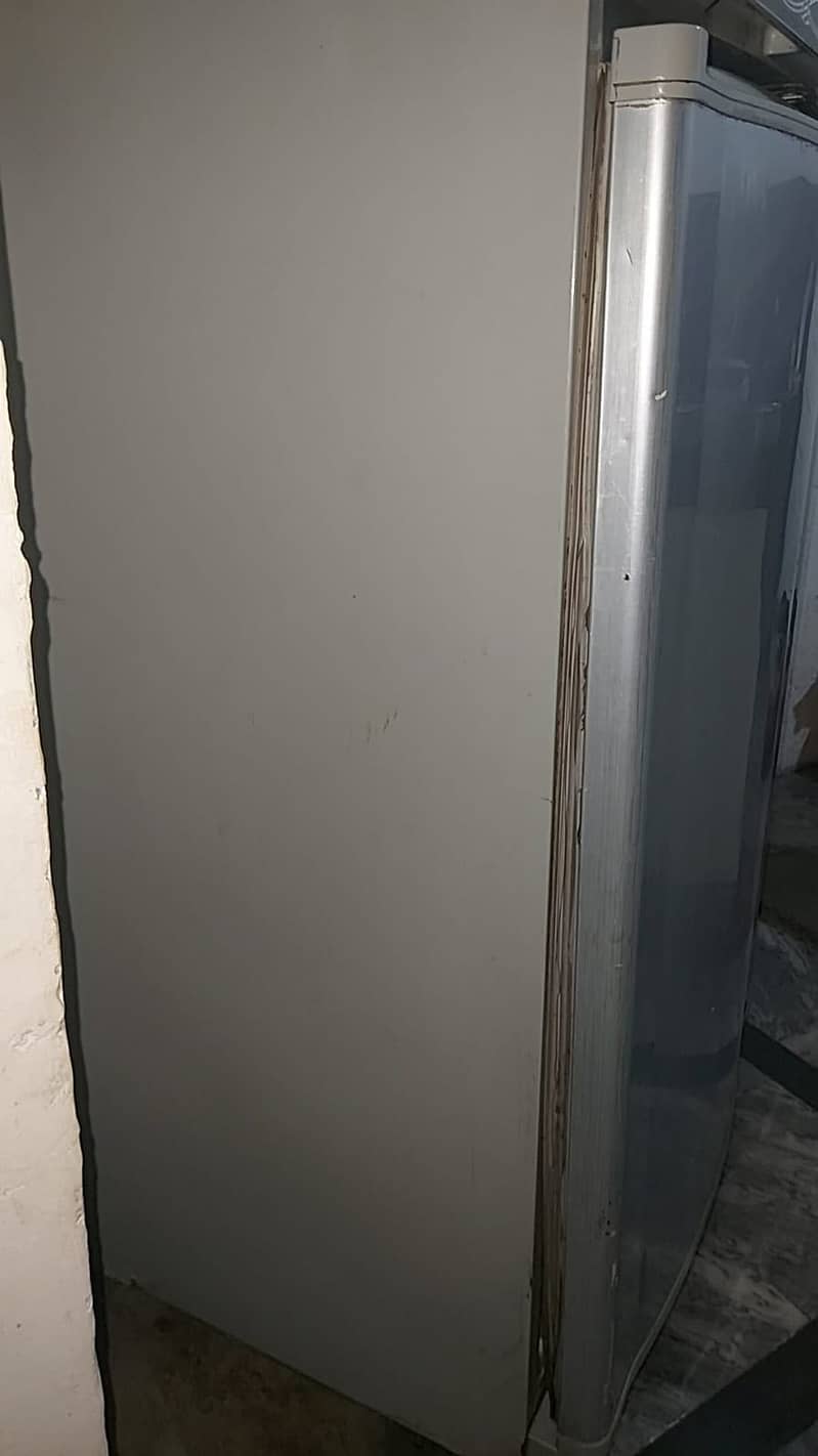Medium waves refrigerator 5