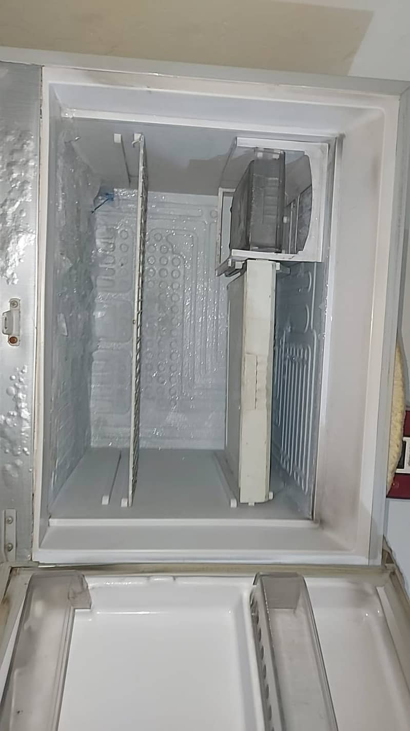 Medium waves refrigerator 6