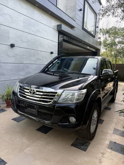 Toyota Hilux vigo champ manual first owner