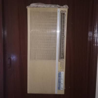 110 v wala 0.75 ton ac hai. . .
