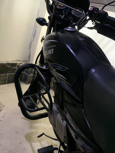Suzuki gs150 2016-2015