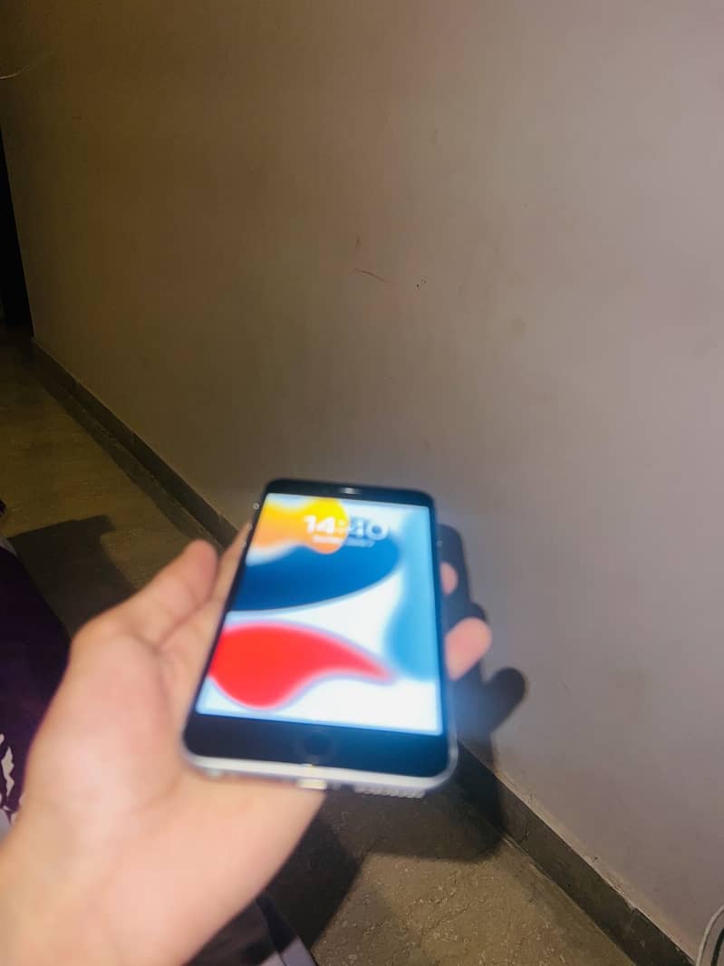 Apple iPhone 6S Plus 2