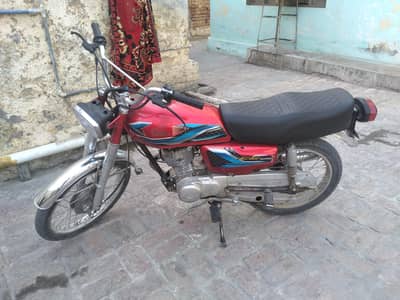 honda 125 2010 model for sale bhot acha bike ha chalne me