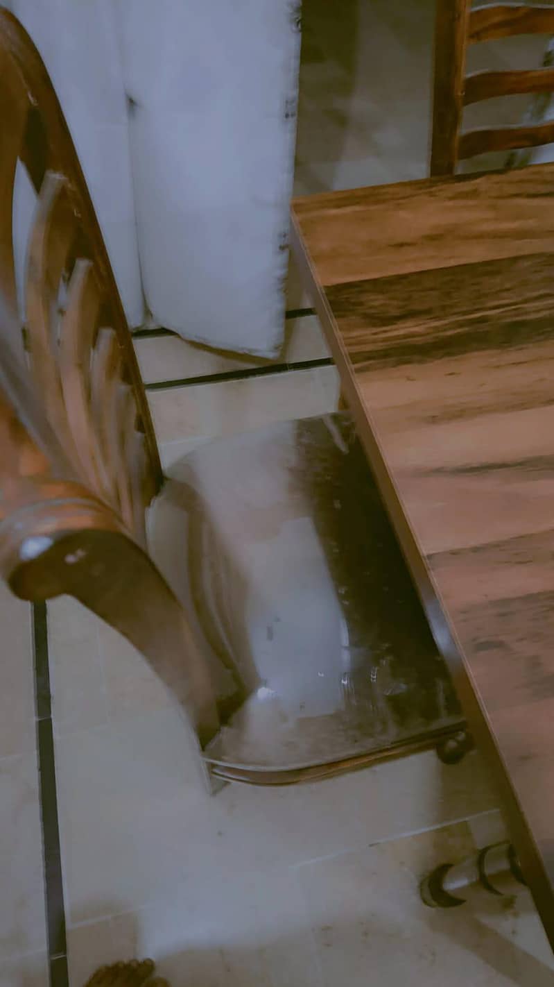 dinner table 4