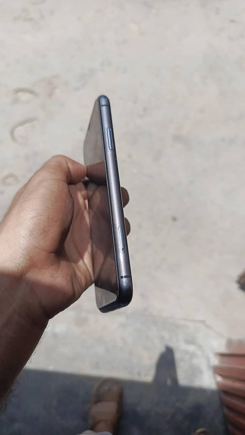 Apple iPhone 11 2