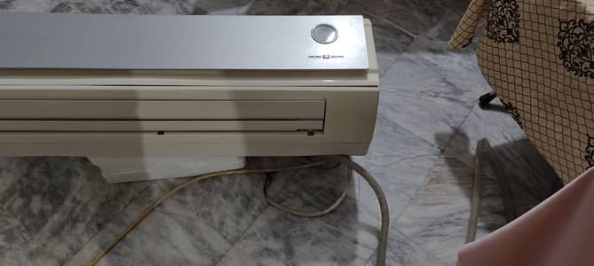 Gree split AC 1.5 Ton  with Dawlance outdoor All ok